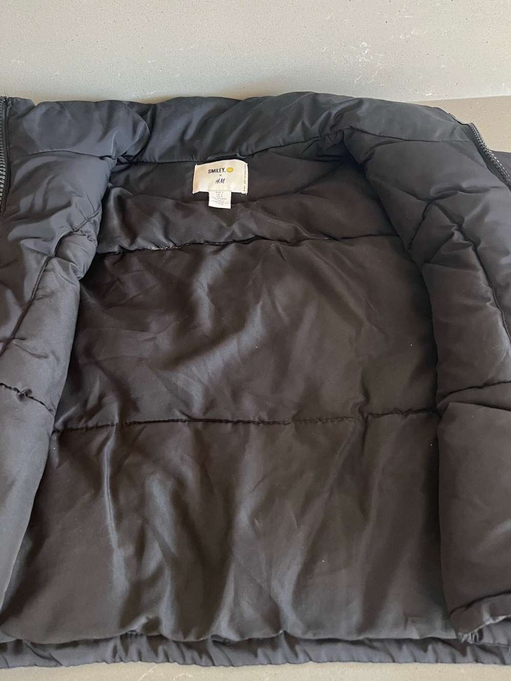 Smiley x H&M Short Puffer Jacket Coat Black Women’s Size S - Picture 7 of 7